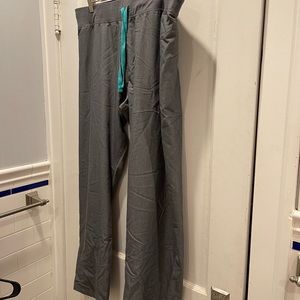 Figs scrub bottoms, size XL